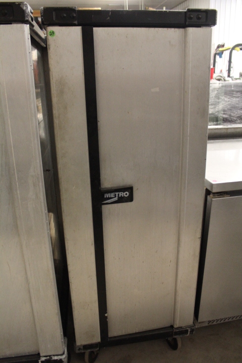 lot 24 image: Metro Proofing Box