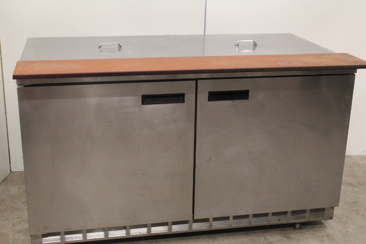 lot 28 image: 5 Mega Top refrigerated prep table