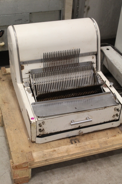 lot 30 image: US Berkel Bread Slicer