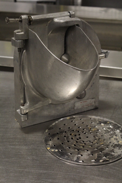 lot 34 image: No. 12 Hub Cheese Shredder