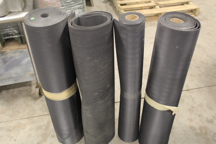lot 42 image: Runner Mat Rolls