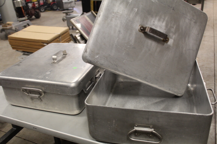 lot 48 image: Heavy Duty Aluminum Roasting Pans