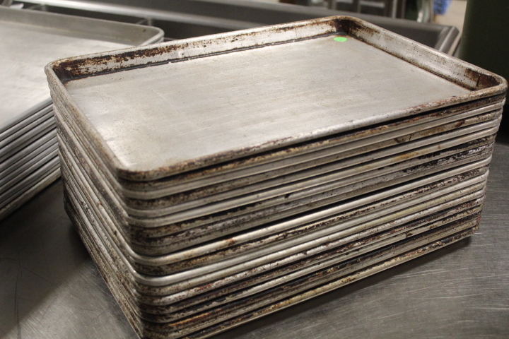 lot 77 image: Half Size Sheet Pans