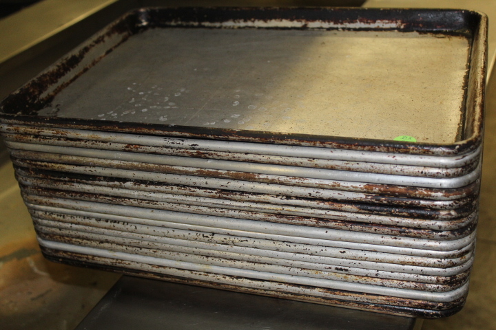 lot 78 image: Half Size Sheet Pans