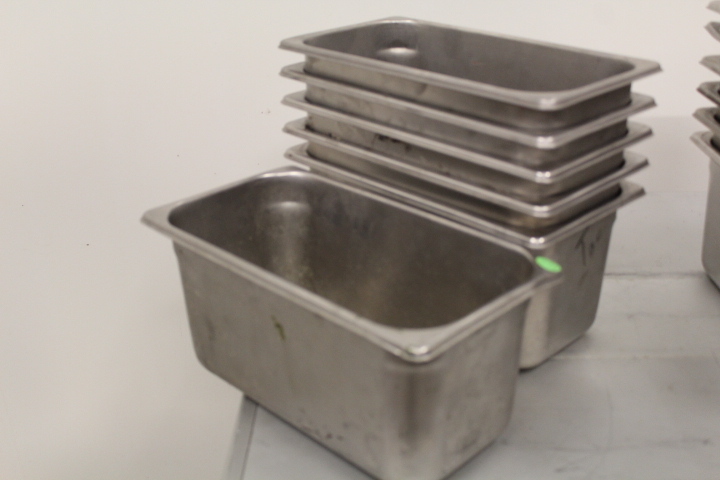 lot 79 image: 13 size Insert Pans