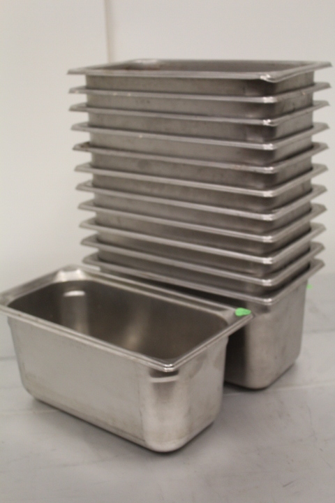 lot 81 image: 13 size Insert Pans