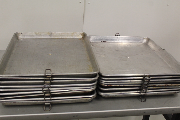lot 87 image: Baking  Roasting pans
