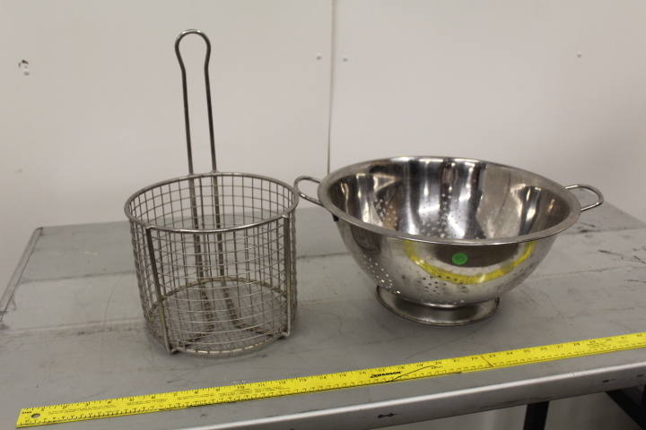 lot 90 image: Colander Lot