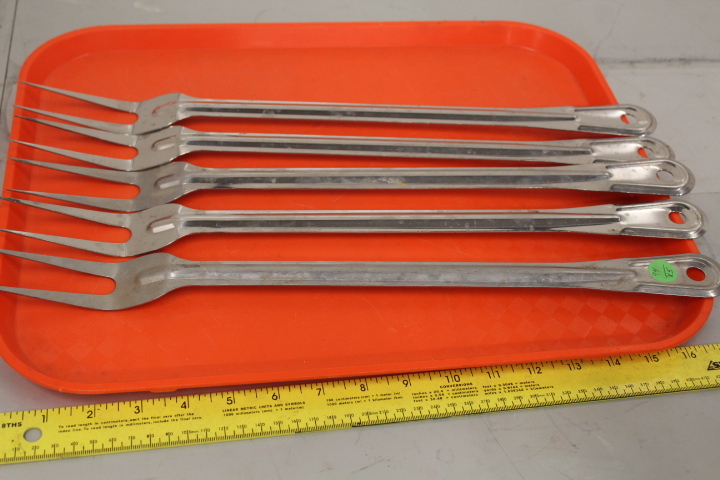 lot 94 image: 18 Serving Forks