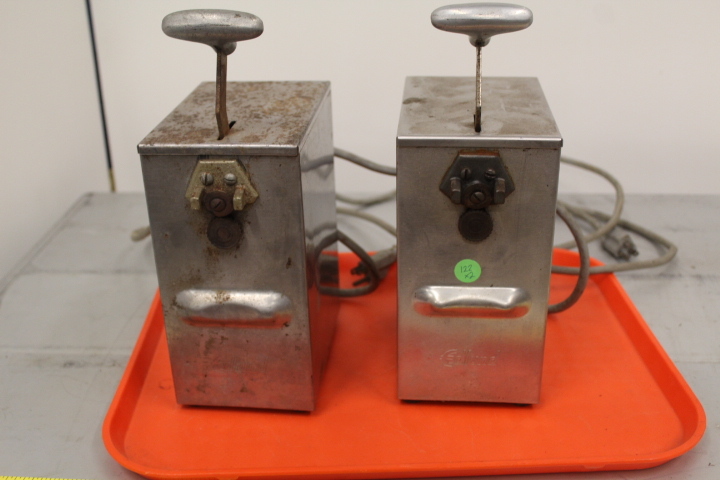 lot 122 image: Electric can openers by Edlund