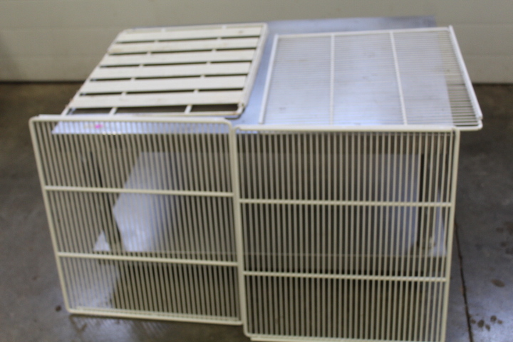 lot 152 image: Cooler shelf Lot