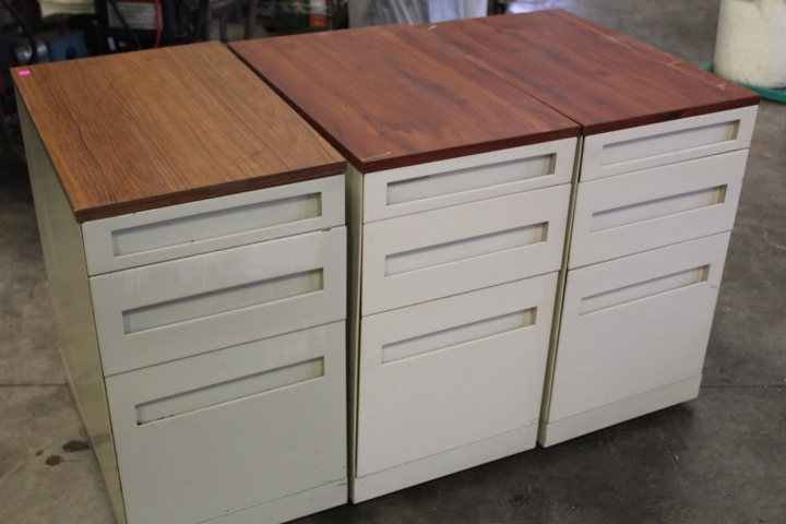 lot 153 image: Desk drawers  file cabinets