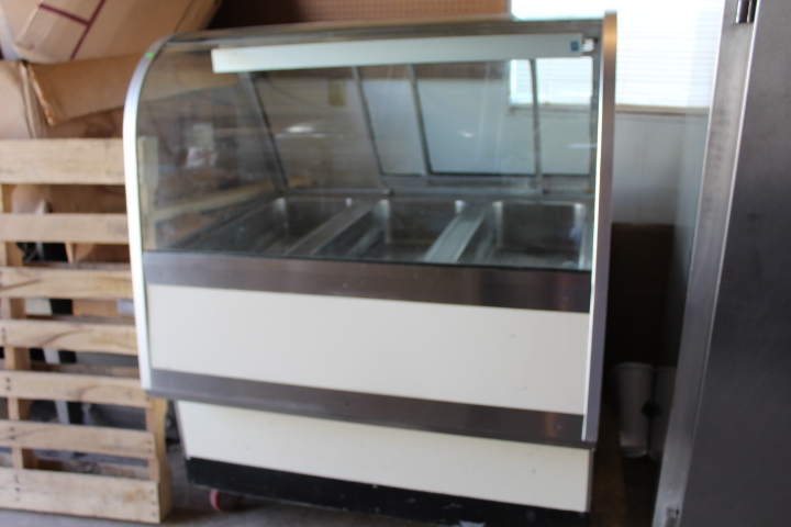 lot 19 image: APW Wyott Hot food deli case