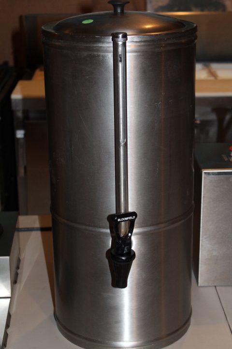 lot 21 image: Beverage dispenser