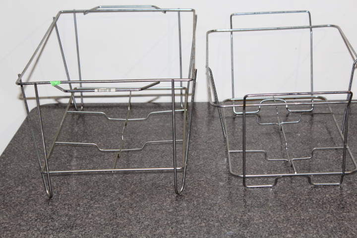 lot 27 image: Wire Chaffing racks