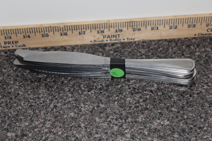 lot 38 image: Knives