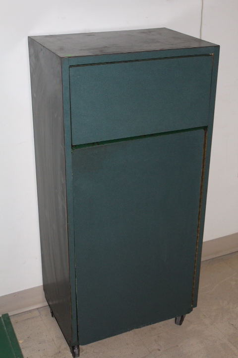 lot 42 image: Garbage can