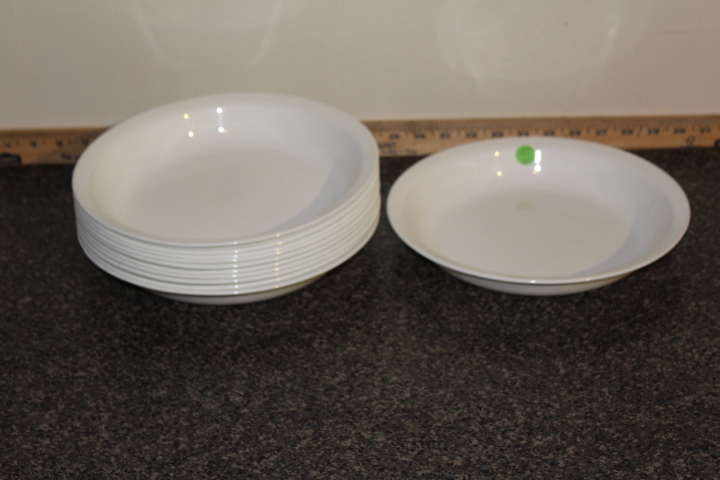 lot 47 image: Deep dish plates