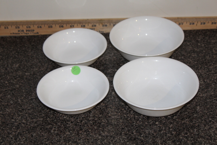 lot 48 image: Bowls