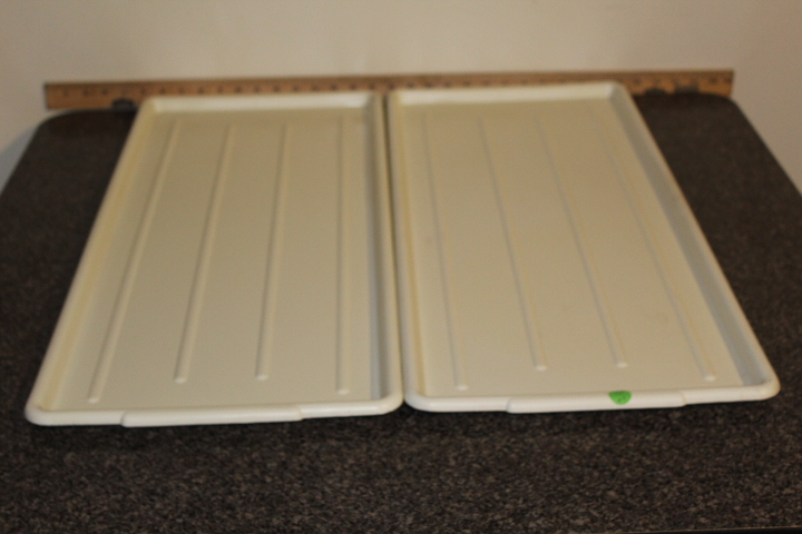 lot 52 image: Doughnut  pastry display trays