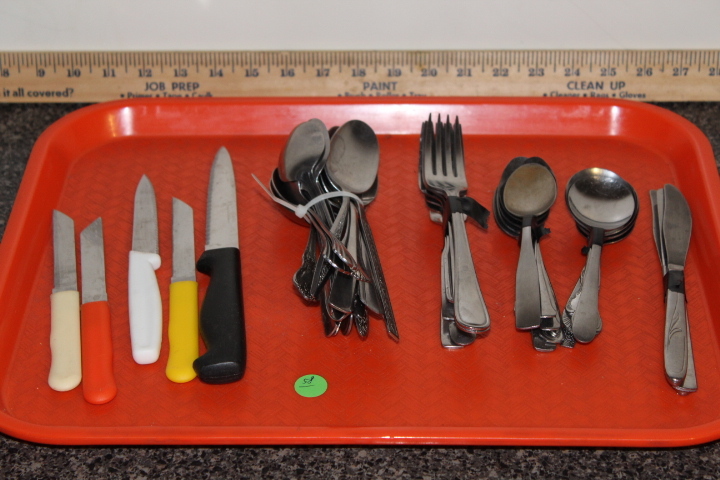 lot 58 image: Silverware & knives