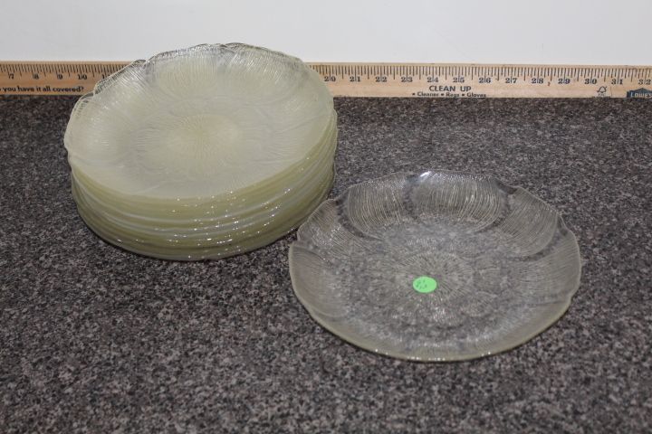 lot 61 image: Scalloped salad plates