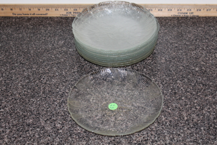 lot 62 image: Scalloped salad plates