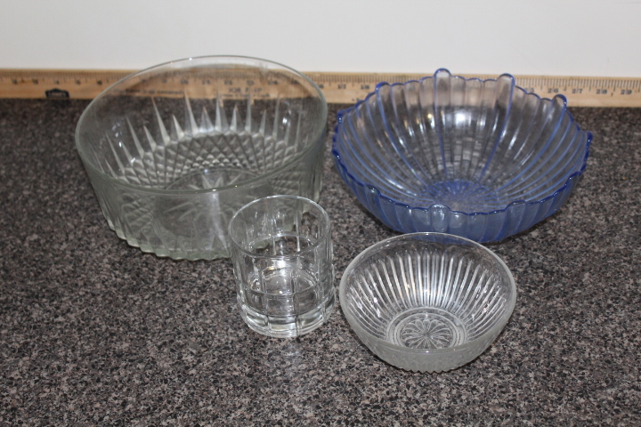 lot 77 image: Various glassware
