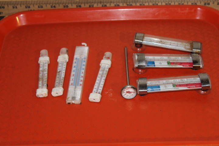 lot 89 image: Thermometer lot