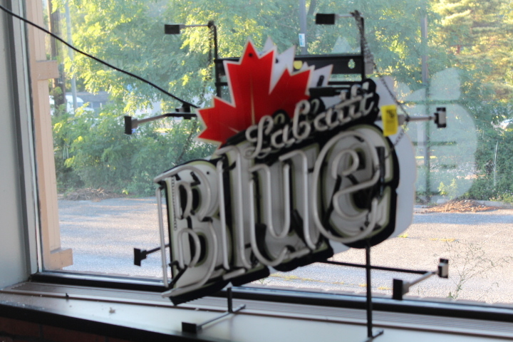 lot 45 image: Labatt Blue neon