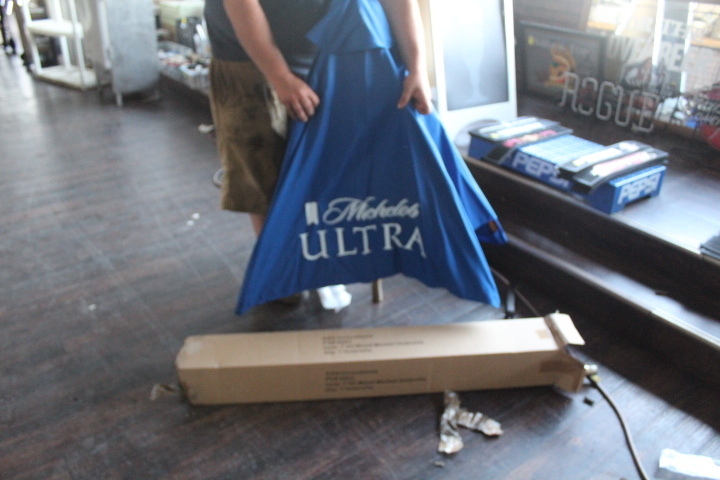 lot 78 image: Michelob Ultra patio umbrella