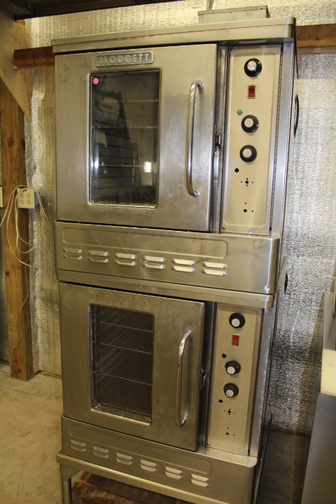 lot 3 image: Blodgett half size convection ovens
