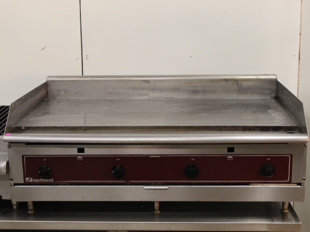 lot 9 image: Southbend 4 Thermostat Controlled Flattop Grill  Griddle