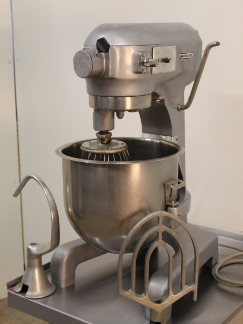 lot 15 image: Hobart 20qt Mixer
