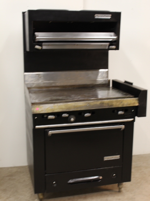 lot 23 image: Garland Griddle Range with Radiant Salamander & Oven