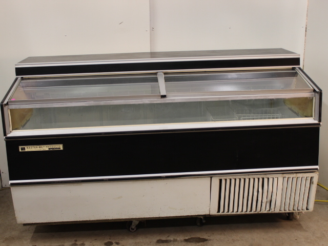 lot 34 image: Freezer merchandiser