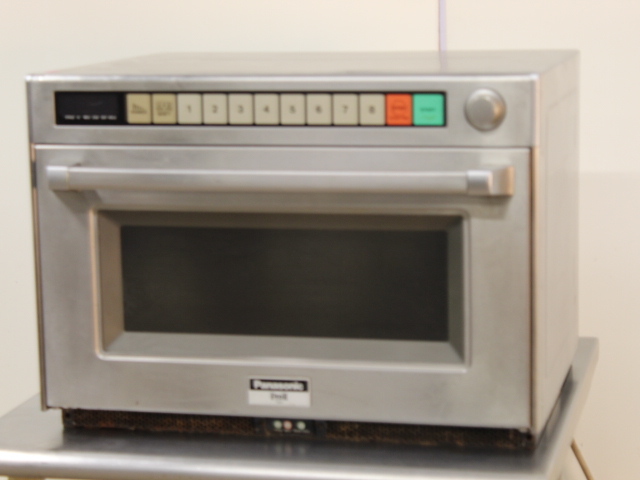 lot 45 image: Panasonic Pro II Commercial Microwave