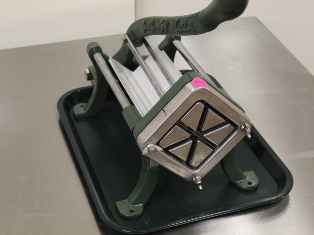 lot 104 image: Potato Wedge Cutter - NEW