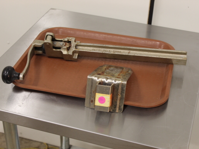 lot 122 image: Edlund Can Opener