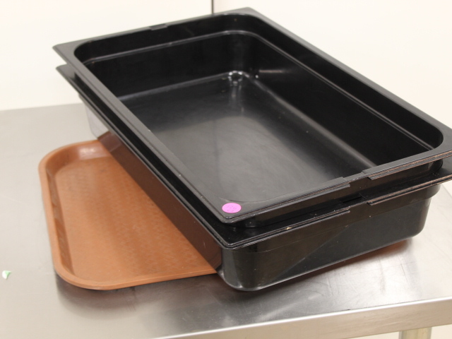 lot 126 image: Full Size Insert Pans