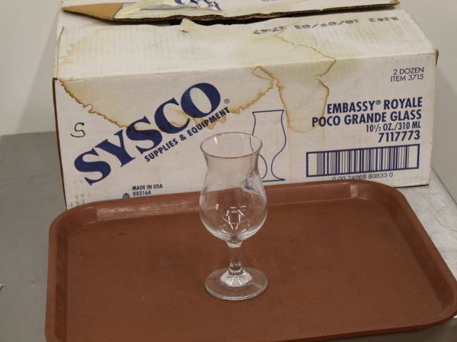 lot 127 image: Embassy Royale Poco Grande Glass