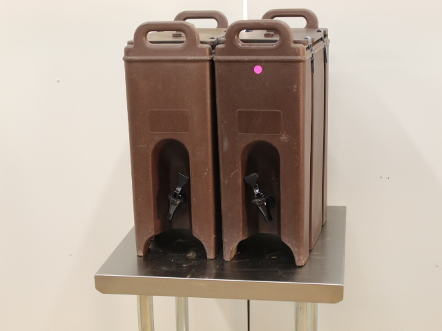 lot 140 image: Drink Carriers