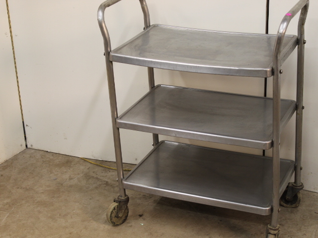 lot 153 image: 3 Tier Cart