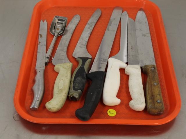 lot 162 image: Knife Lot