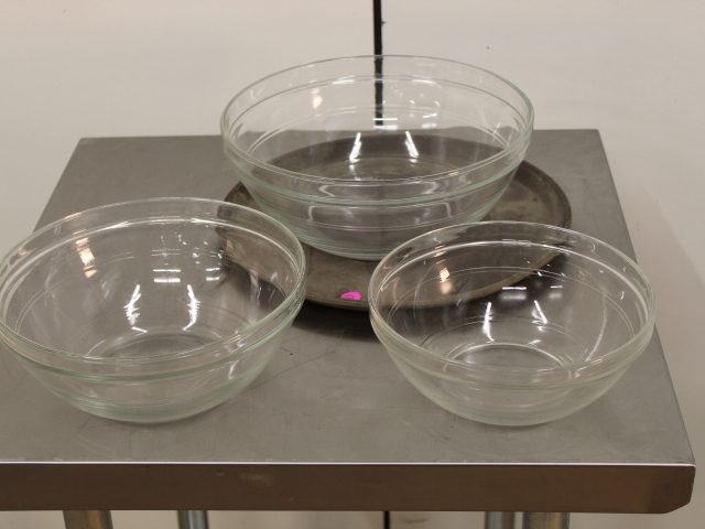 lot 170 image: Mixing Bowl Lot