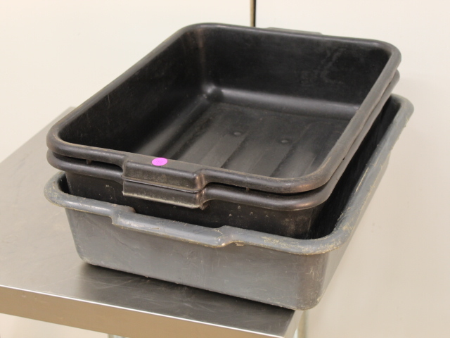 lot 184 image: Bus Pans