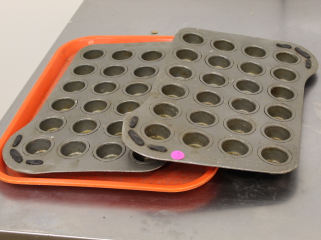 lot 193 image: Mini Muffin Pans