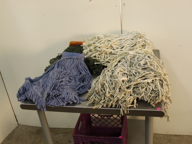 lot 205 image: Mop Heads