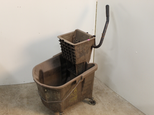 lot 210 image: Mop Bucket with Mop Ringer