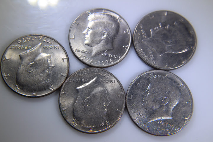 lot 122 image: 5 1976 Bicentennial Half Dollar 50 cents